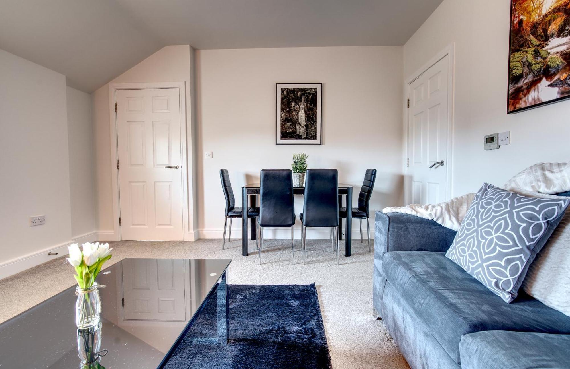 #St Georges Court By Derbnb, Spacious 2 Bedroom Apartments, Free Parking, Wi-Fi, Netflix & Within Walking Distance Of The City Centre Derby Buitenkant foto